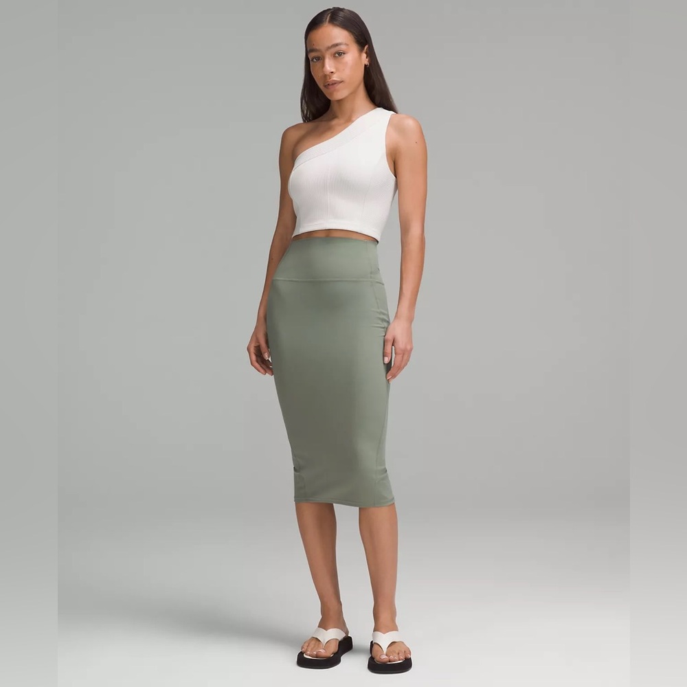 Lululemon Nulu Slim-Fit‎ High-Rise Skirt 28” Grey Eucalyptus Size 2 - Picture 3 of 9